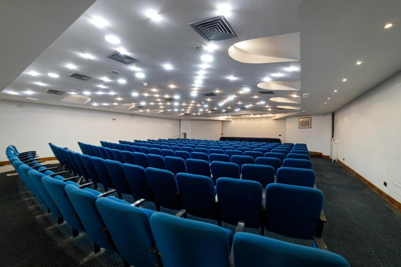 Hotel Sakura 4*