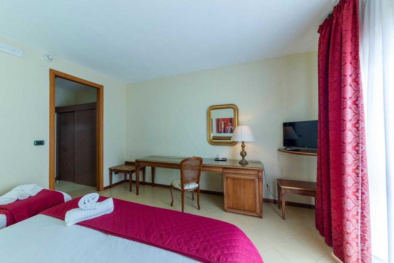 Sakura Hotel