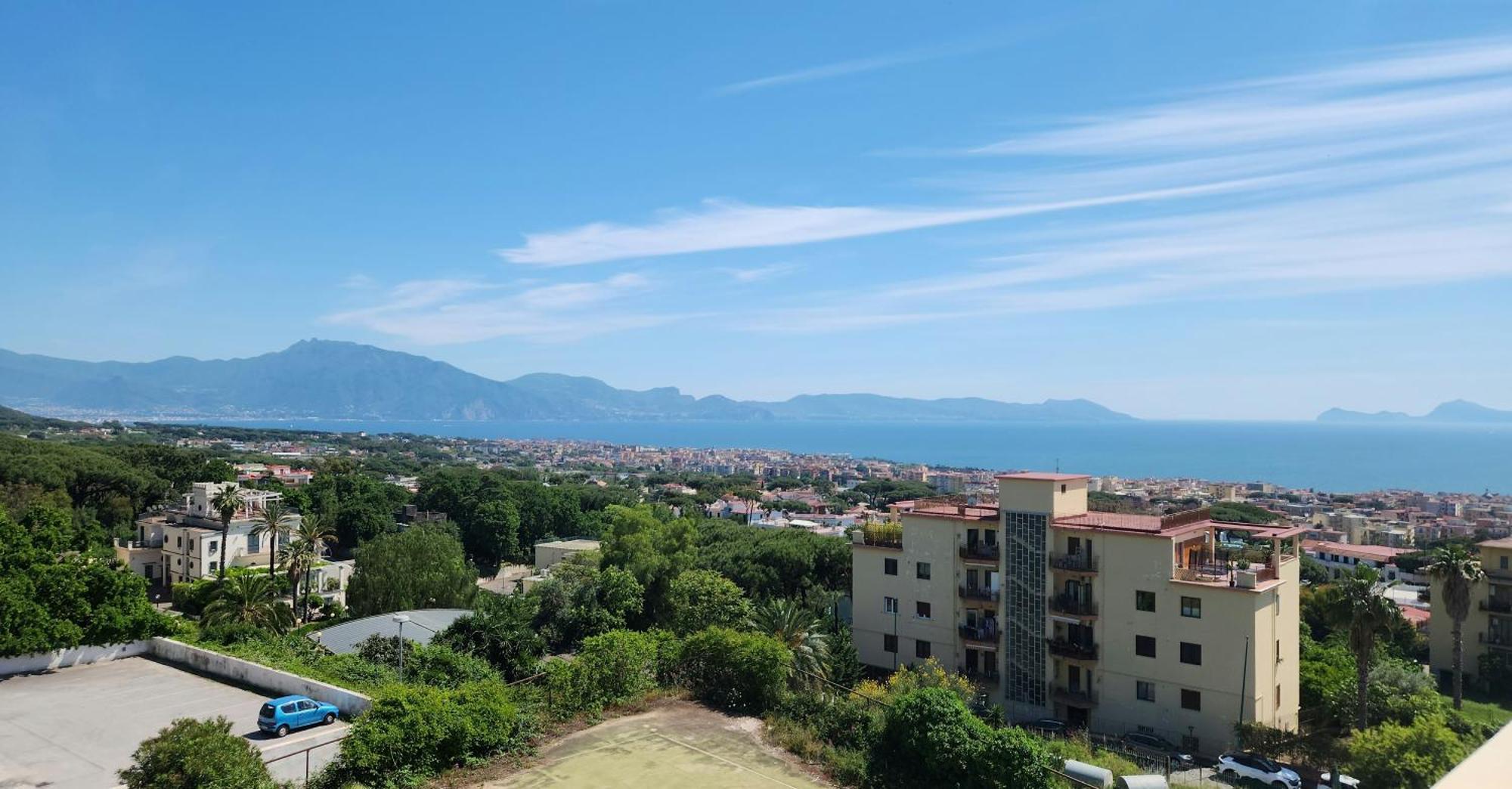 Sakura Hotel 4*